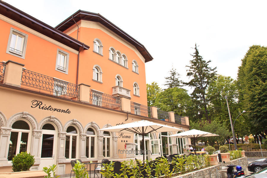 Albergo Roma Борго-Валь-ди-Таро Экстерьер фото